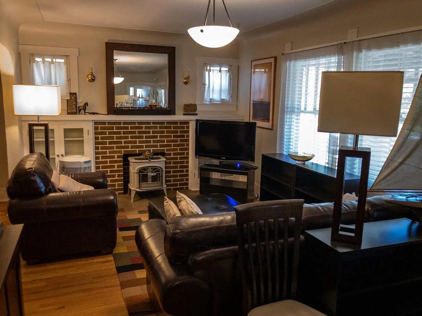 352 N Clarkson St — Photo 4