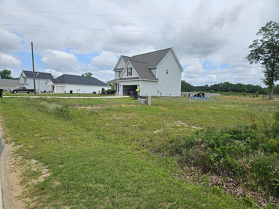 3rd image of 617 Laurel Lake Rd