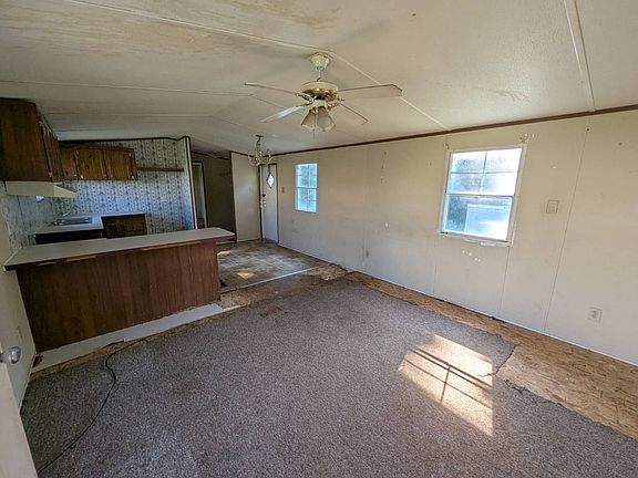 3rd image of 109 Oakwood Dr