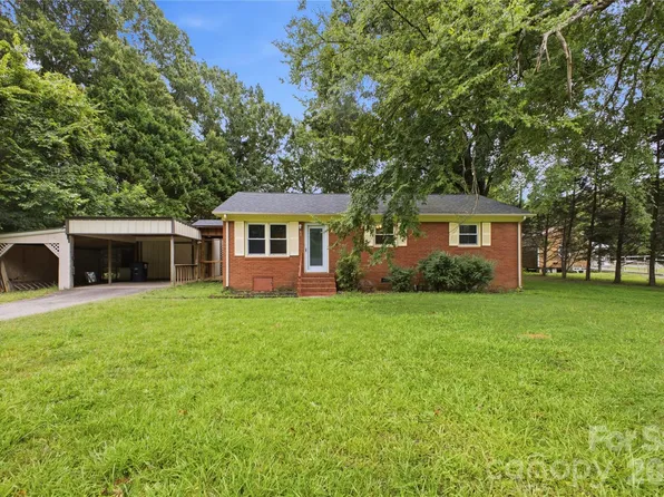 325 Grover Moore Pl, Indian Trail, NC 28079