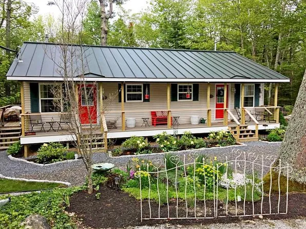 17 Barter Road, Boothbay Harbor, ME 04538