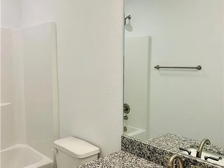 4304 W Newton Ave — Photo 13