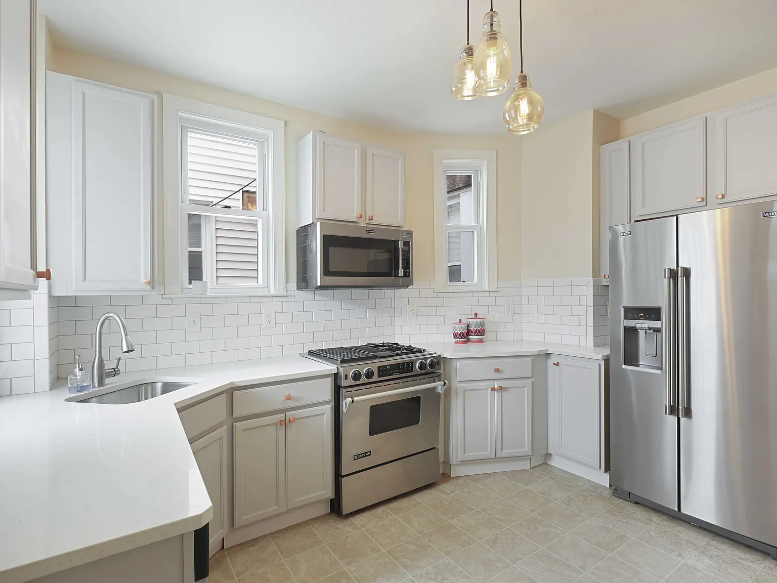 3 bed, 2100 sqft, $2,100 — Photo 2