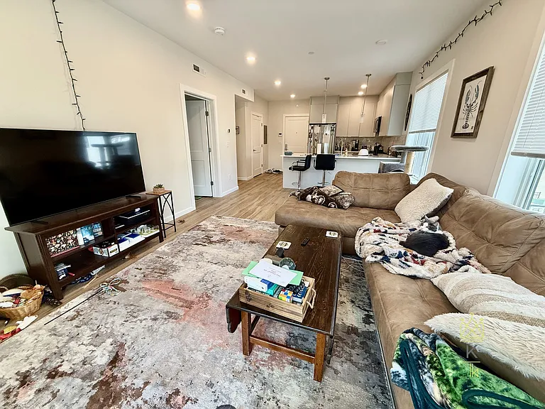 458 Washington St #202 — Photo 4