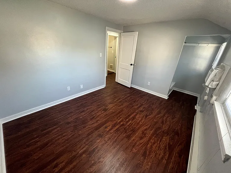 3202 McArthur Dr — Photo 32