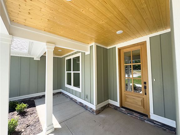 3rd image of 3 Larkhall Cir
