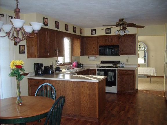 Kitchen/Breakfast Area