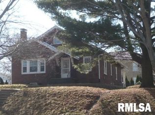1115 10th St, Moline, IL 61265