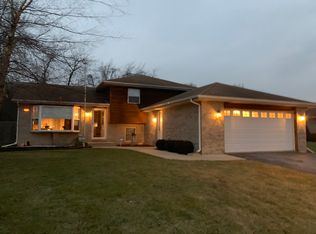 3042 Rosiclaire Ct, South Chicago Heights, IL 60411