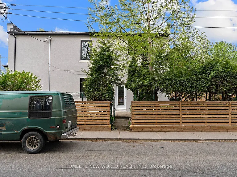 1842 Dundas St E — Photo 22