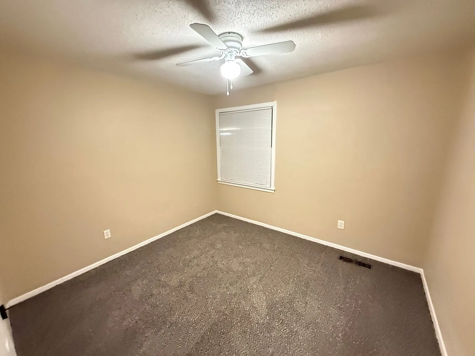 4276 Kimball Ave — Photo 3
