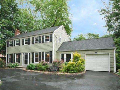 1st image of 1C Woodhollow Ln