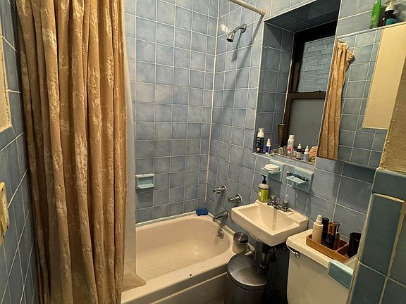 3rd image of 524 W 46th St #3C