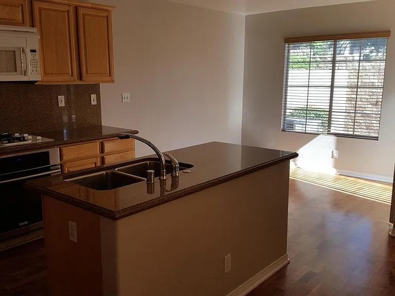 432 Hummingbird Dr — Photo 10