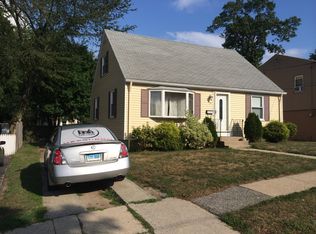 70 Arcadia Ave, Cranston, RI 02910