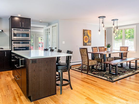 4th image of 844 Shootflying Hill Road