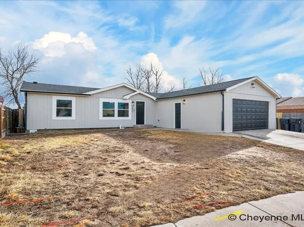 207 Medicine Bow Ave, Cheyenne, WY 82007