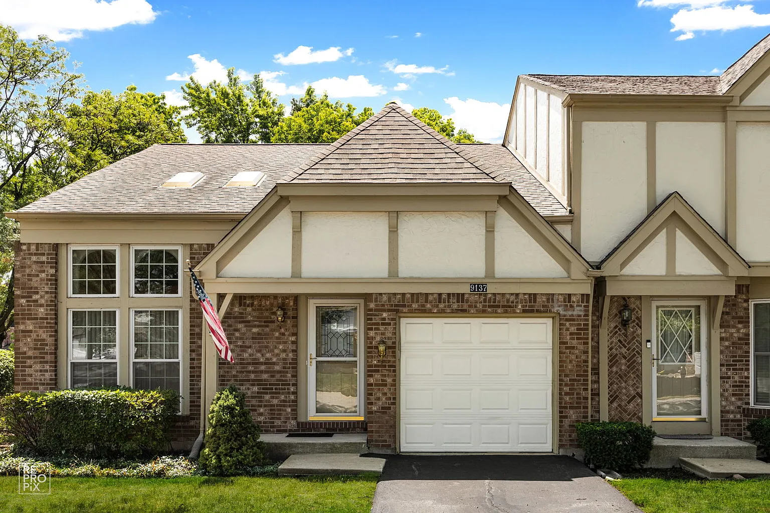9137 Greencastle Ln photo 1