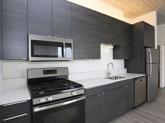 3rd image of 1924 N Western Ave #704