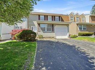 29 Jennings Lane, Woodbury, NY 11797