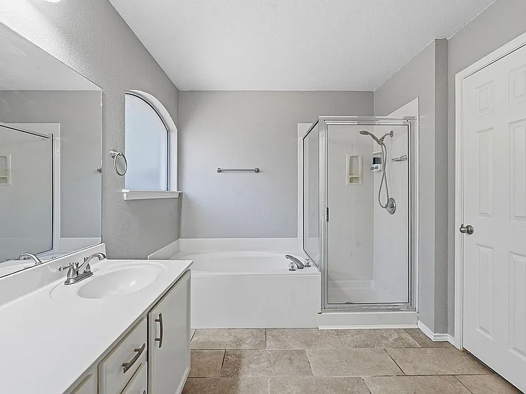 5003 Cleves St — Photo 11