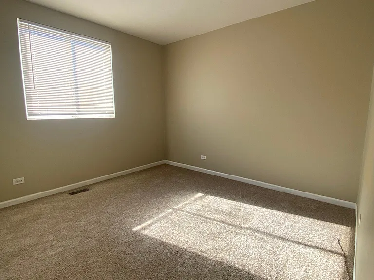 995 Symphony Dr — Photo 18