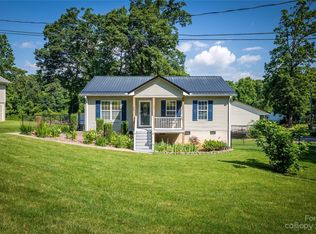 22 Hillside Ave, Granite Falls, NC 28630