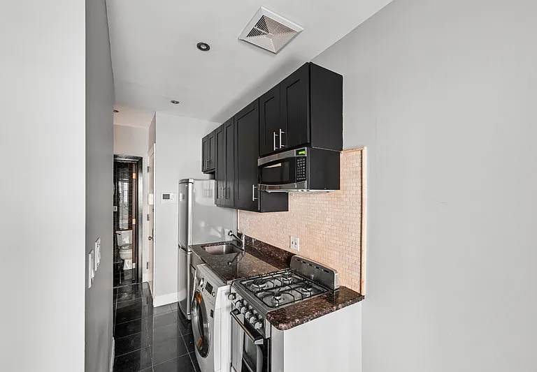 518 E 88th St #2B — Photo 7