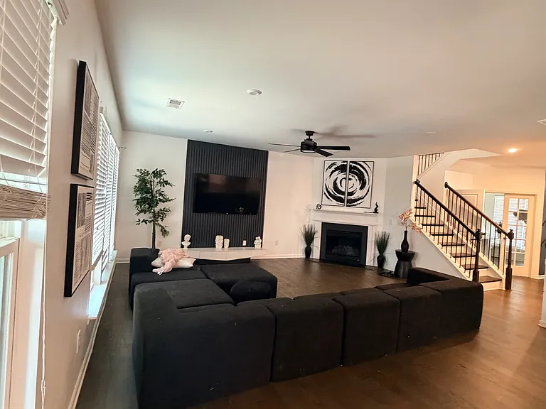 7318 Shady Tree Ct — Photo 31