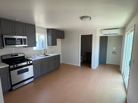 2nd image of 1467 Thomas Dr