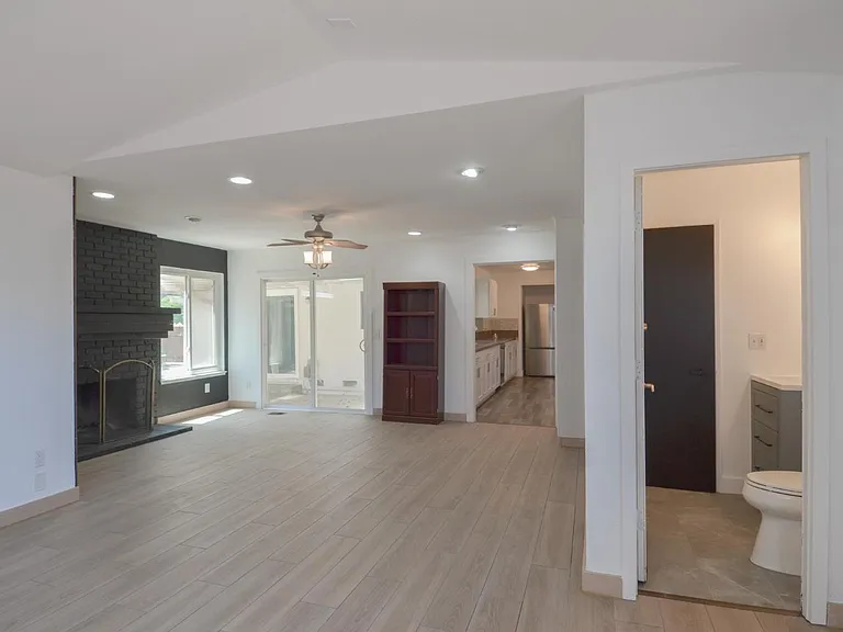1321 Astoria Dr — Photo 31
