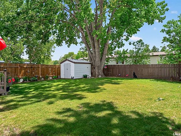 3rd image of UNIT E11-1455 9th AVENUE NE