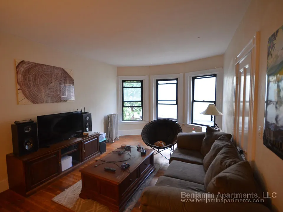 40 Cedar St #3