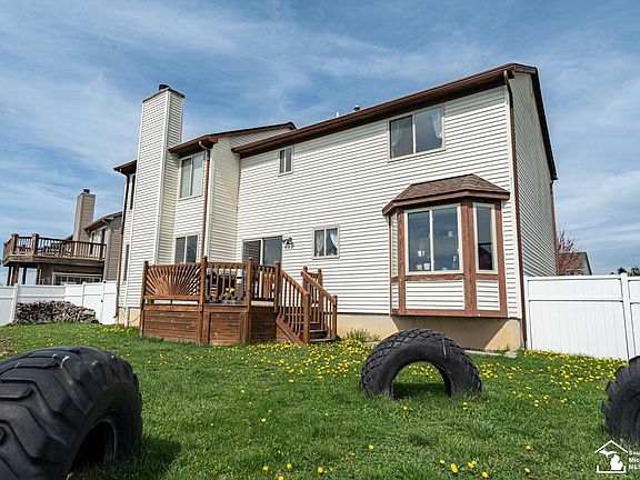 3rd image of 203 Dundee Ridge Dr