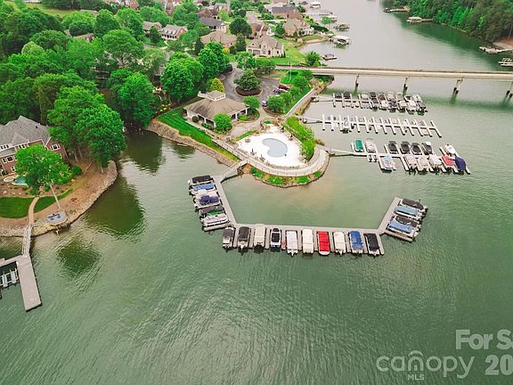 3rd image of 111 Cotswold Ct