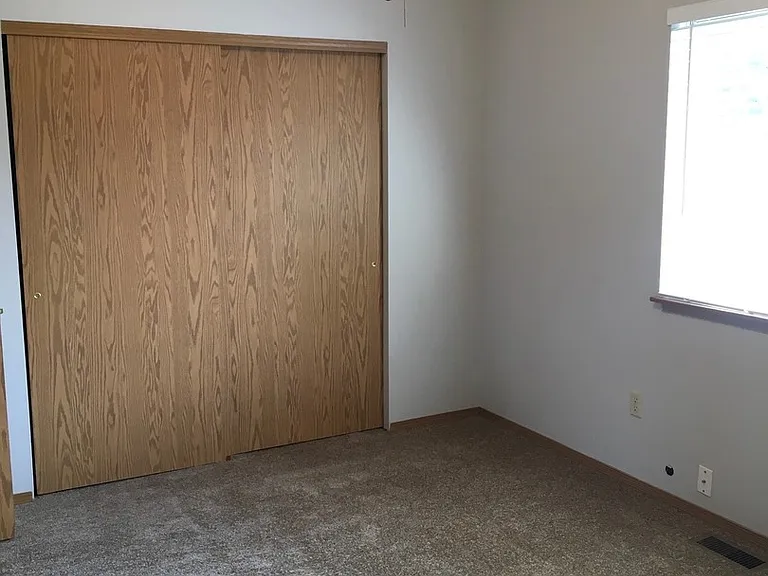 4249 Hunting Meadows Cir — Photo 12