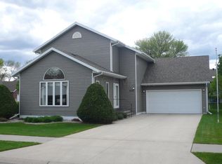 3114 9 1/2 St N, Fargo, ND 58102