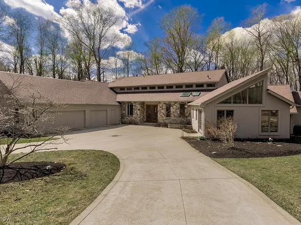 8740 Galloway Trl, Novelty, OH 44072