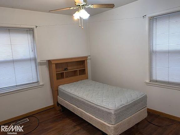 5th image of 24 Canfield Dr