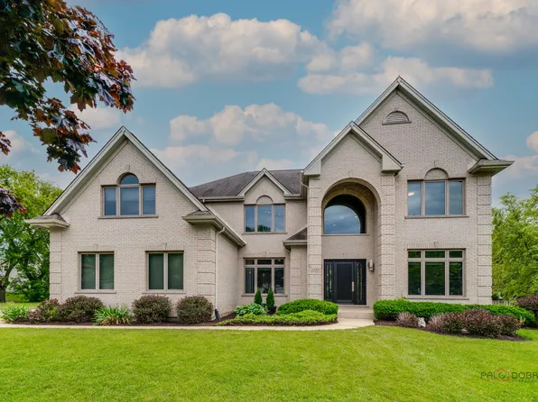 2250 Carlyle Ct, Buffalo Grove, IL 60089