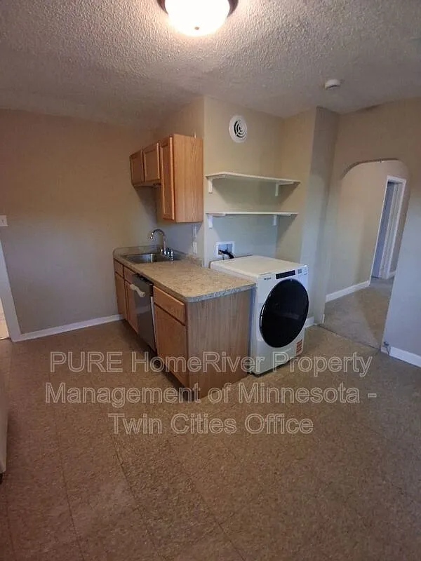 1 bed, 1.0 bath, 600 sqft, $1,050 — Photo 4