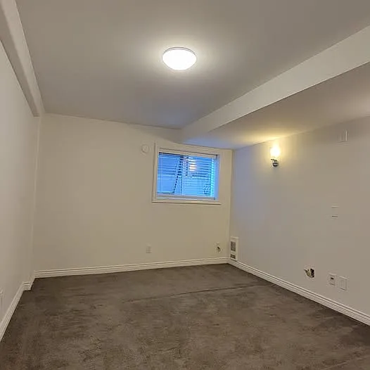 1021 Beaumont Dr — Photo 2