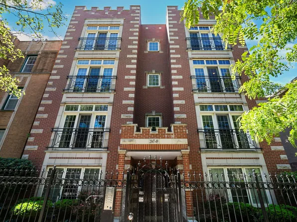2049 W Morse Ave #3, Chicago, IL 60645