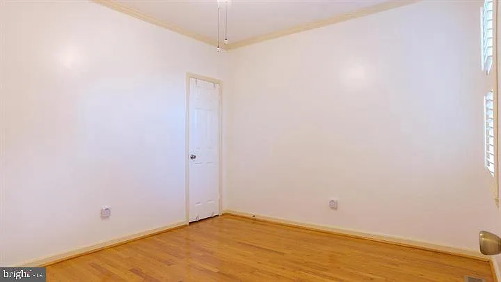 1209 E St NE — Photo 23
