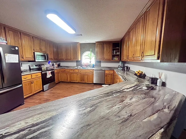 191 Hunter Rd — Photo 3