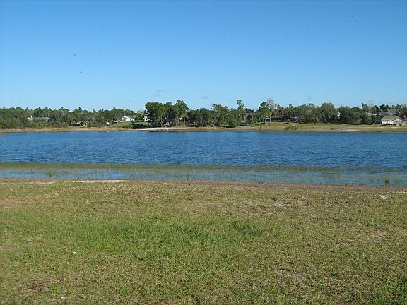 3rd image of 3640 Lake Diana Dr