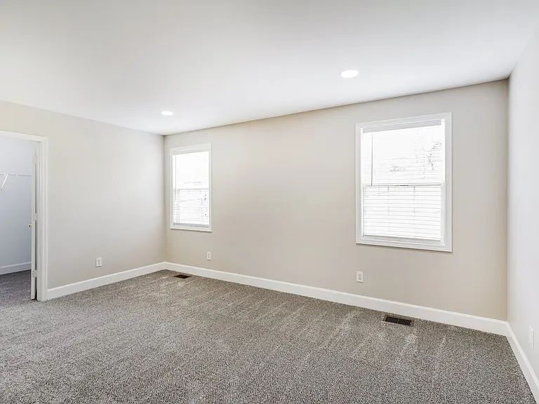 123 Ray Ave — Photo 8