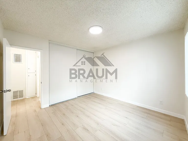 6336 TUJUNGA AVENUE — Photo 15