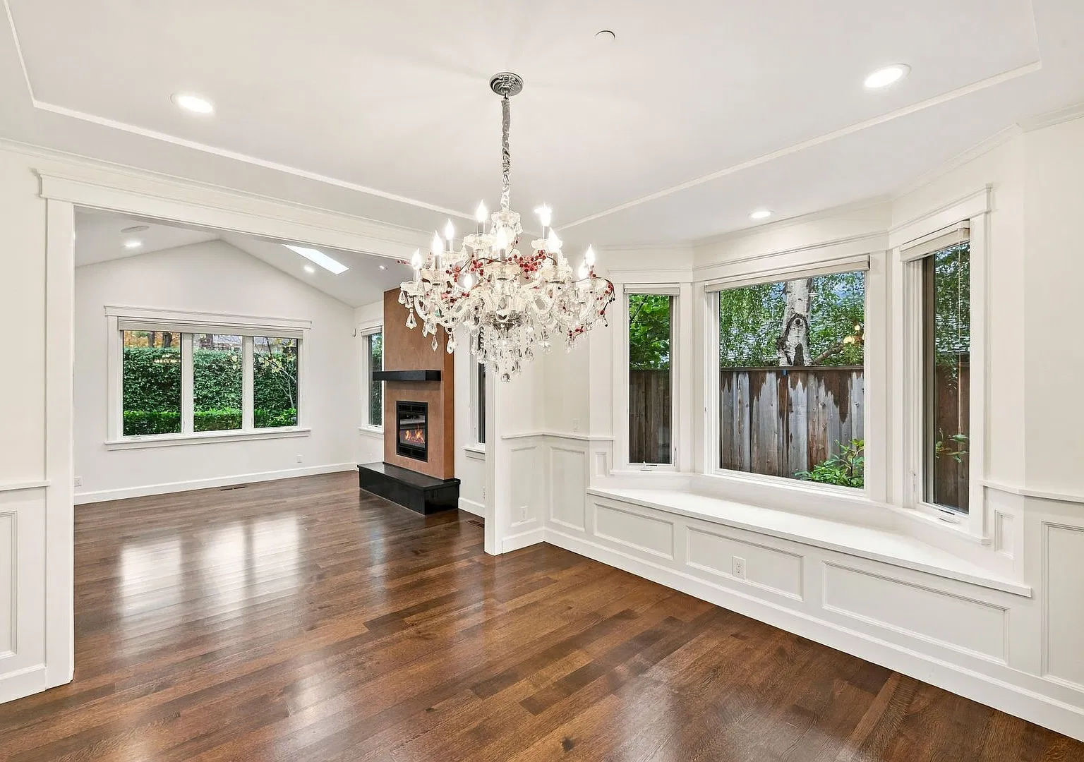 Stunning 4 Bed, 3 Bath Executive Home in Palo Alto's Coveted Duveneck Neighborhood — Photo 4