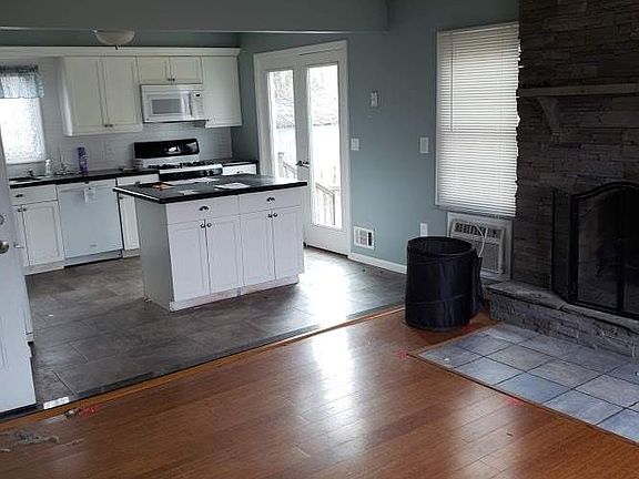 2nd image of 226 Brook St